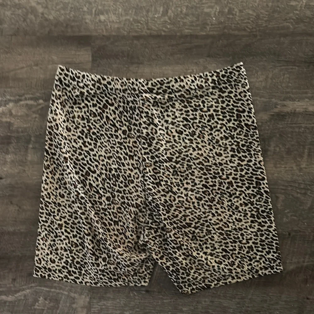 Leopard Print Shorts - Picture 2 of 2